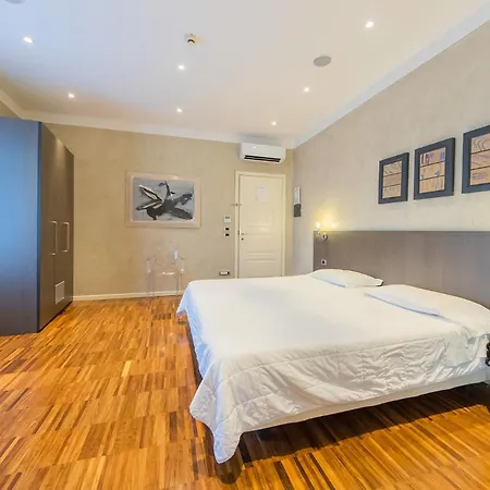 Hotell Century 3*